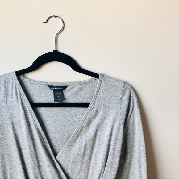 Moda Grey Ruched-Side Tee (Size M) - Picture 2 of 6